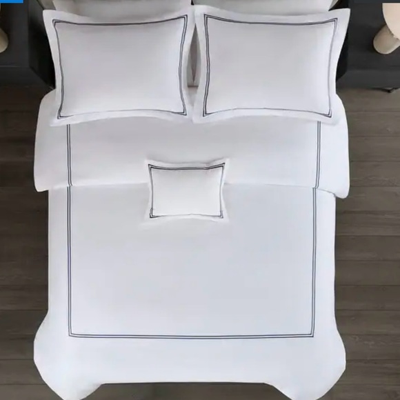 Madison Park Signature Luxury Collection 100% Cotton Sateen Embroidered Duvet - Picture 2 of 14